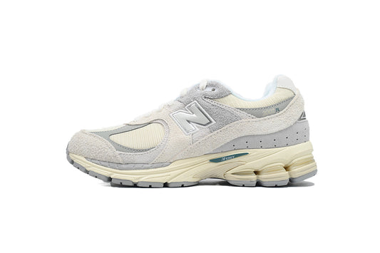 New Balance 2002R 'Linen' M2002REK Women's & Men's Grey Cream Retro Lifestyle Sneakers