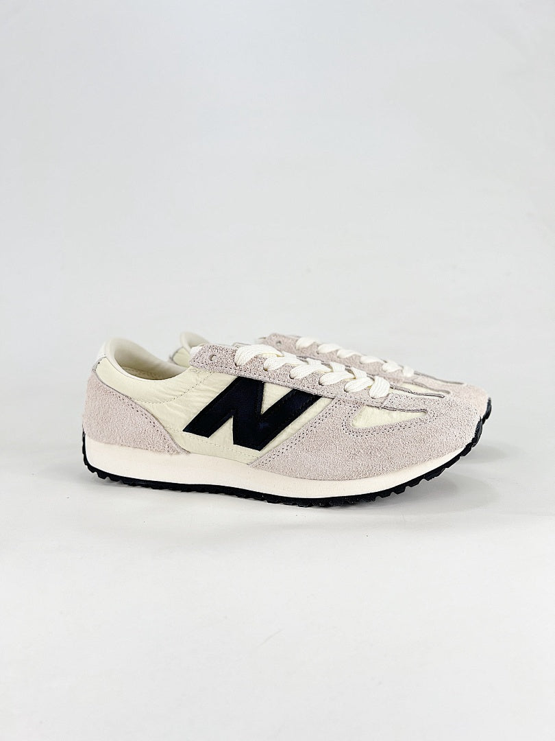 New Balance 471 Cream Beige Black Retro Low Top Sneakers for Women and Men
