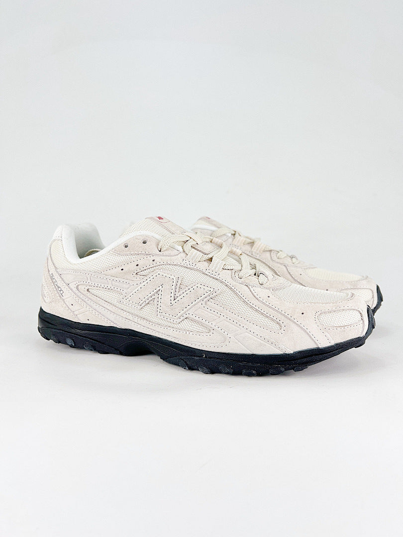 New Balance 204L U204L8OV Cream White Black Womens Mens Retro Low Profile Mesh Sneakers