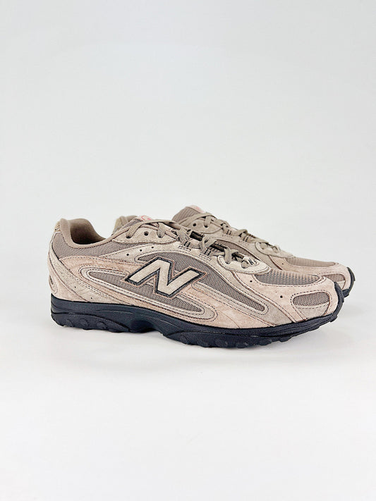 New Balance 204L U204L3K9 Beige Taupe Black Womens Mens Retro Low Profile Mesh Sneakers