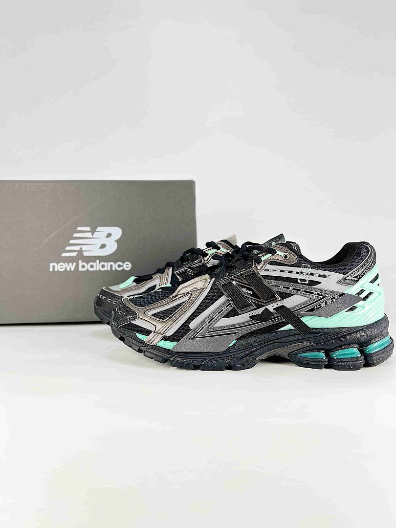 New Balance 1906A Womens Mens Black Silver Mint Green Retro Runner Sneakers