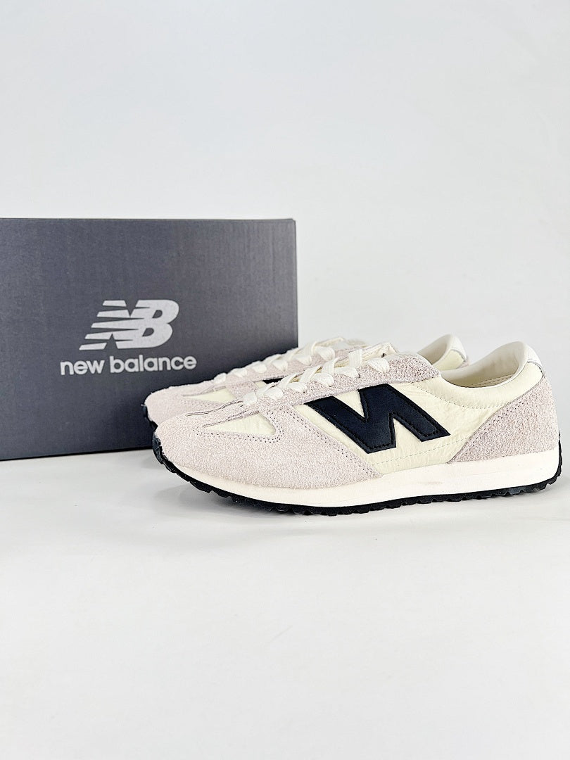 New Balance 471 Cream Beige Black Retro Low Top Sneakers for Women and Men