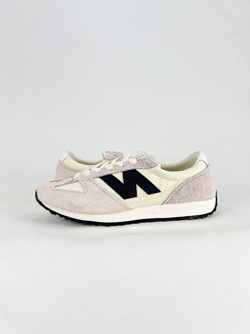 New Balance 471 Cream Beige Black Retro Low Top Sneakers for Women and Men