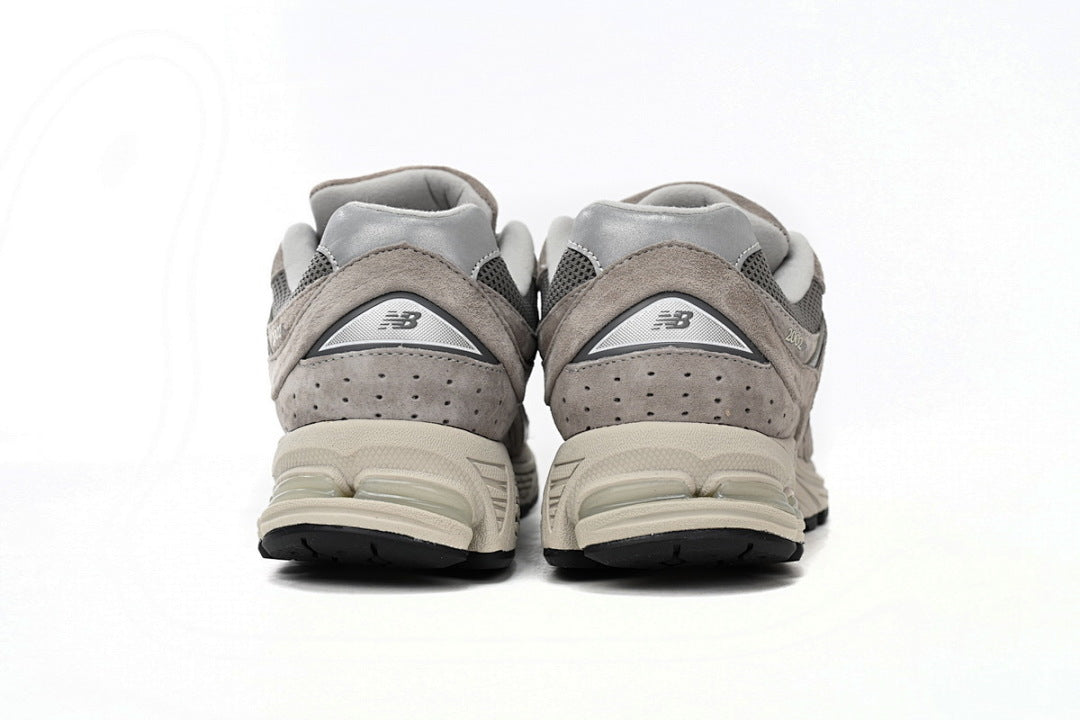 New Balance 2002R M2002RC Women's Men's Grey Retro Running-Inspired Sneakers