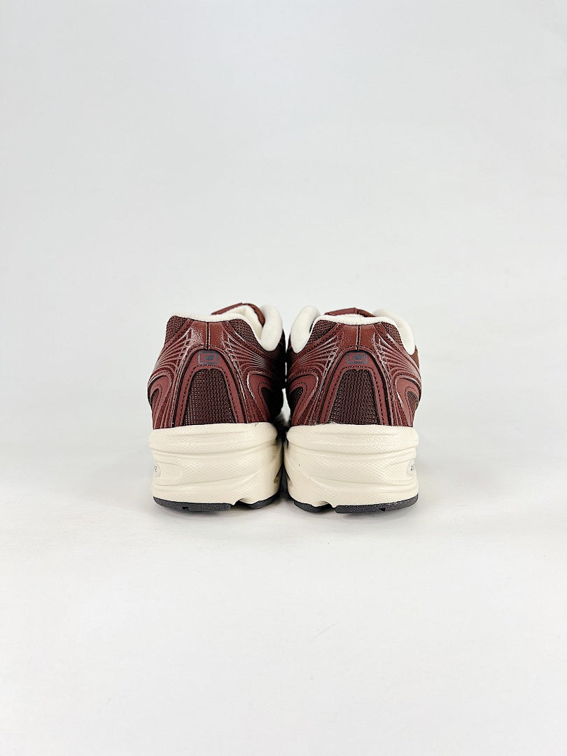 New Balance 740 Burgundy Cream Retro Mesh Sneakers for Women and Men