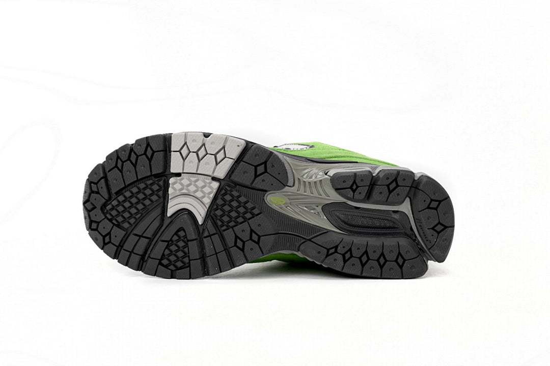 New Balance 2002R M2002RGZ Women's & Men's Green Black Retro Lifestyle Sneakers