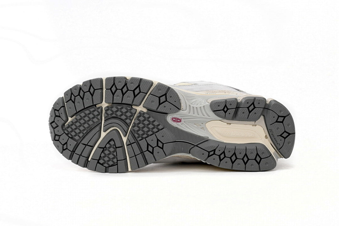 New Balance 2002R M2002RLN Women's & Men's Gray White Retro Lifestyle Sneakers