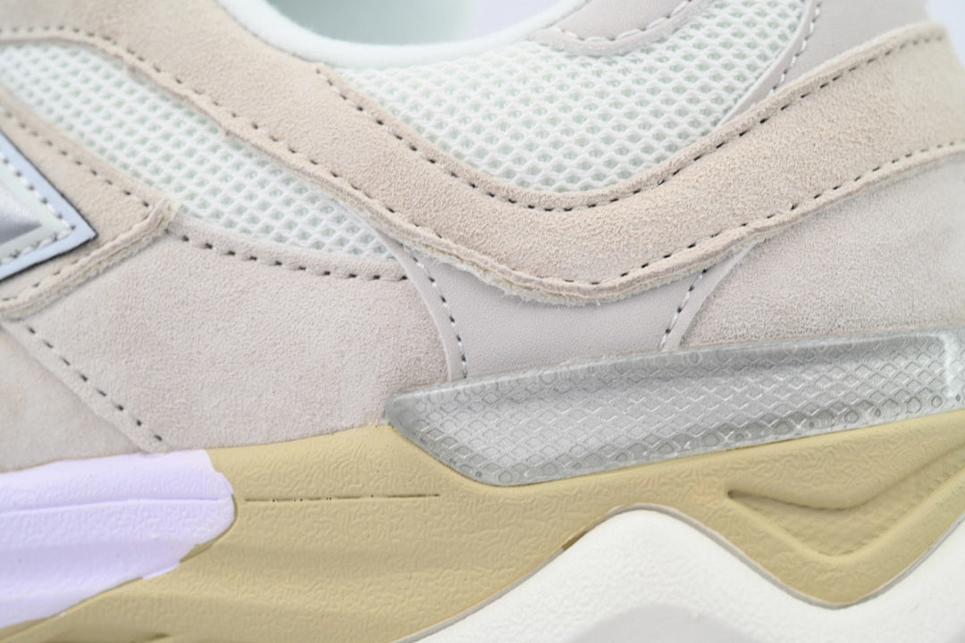 New Balance 9060 Sea Salt Moonbeam U9060WHT Women's Men's Retro Chunky Sneakers