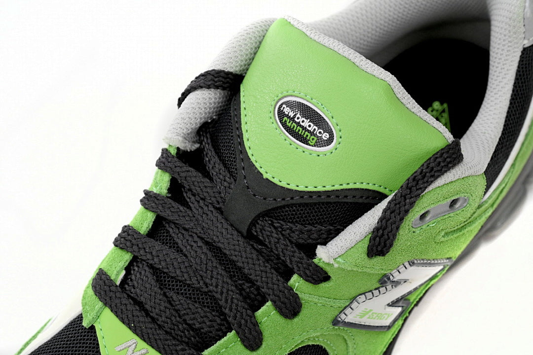 New Balance 2002R M2002RGZ Women's & Men's Green Black Retro Lifestyle Sneakers