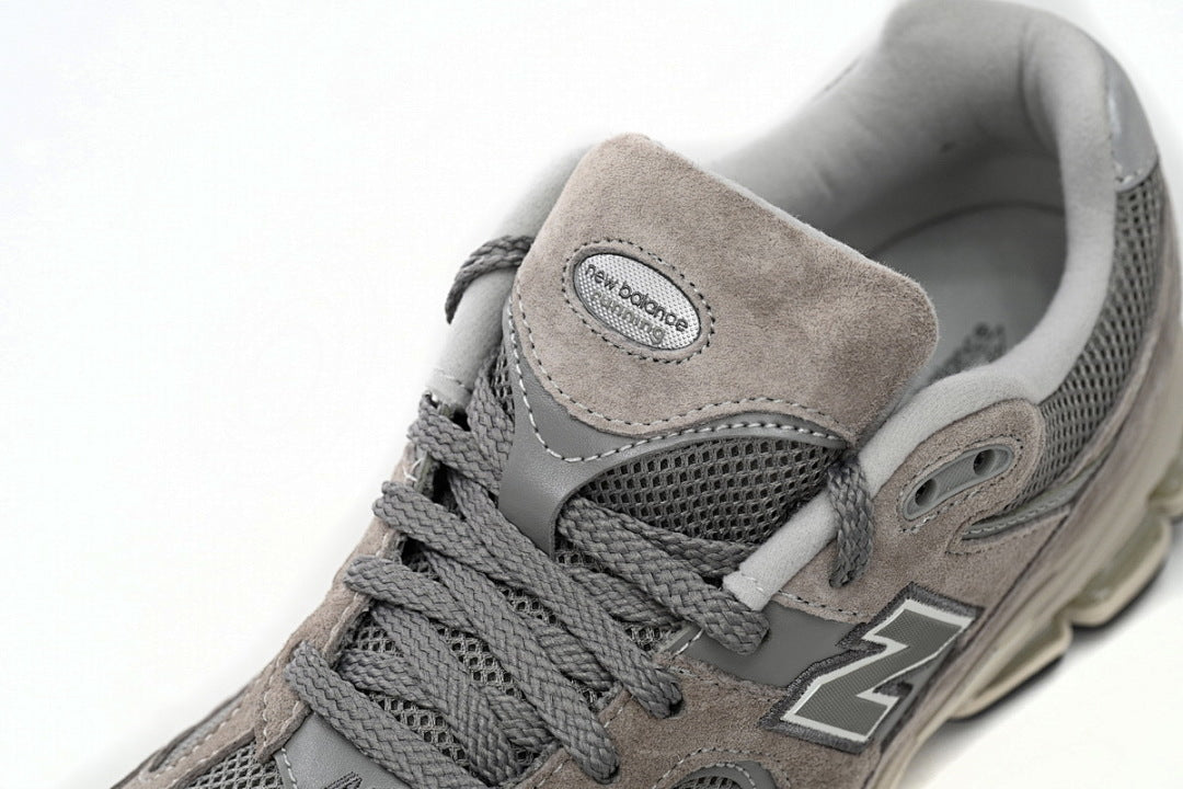 New Balance 2002R M2002RC Women's Men's Grey Retro Running-Inspired Sneakers