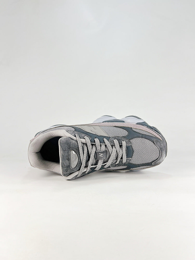 New Balance 9060 U90609EL Grey Pink Retro Chunky Sneakers for Women and Men