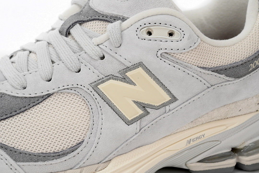 New Balance 2002R M2002RLN Women's & Men's Gray White Retro Lifestyle Sneakers