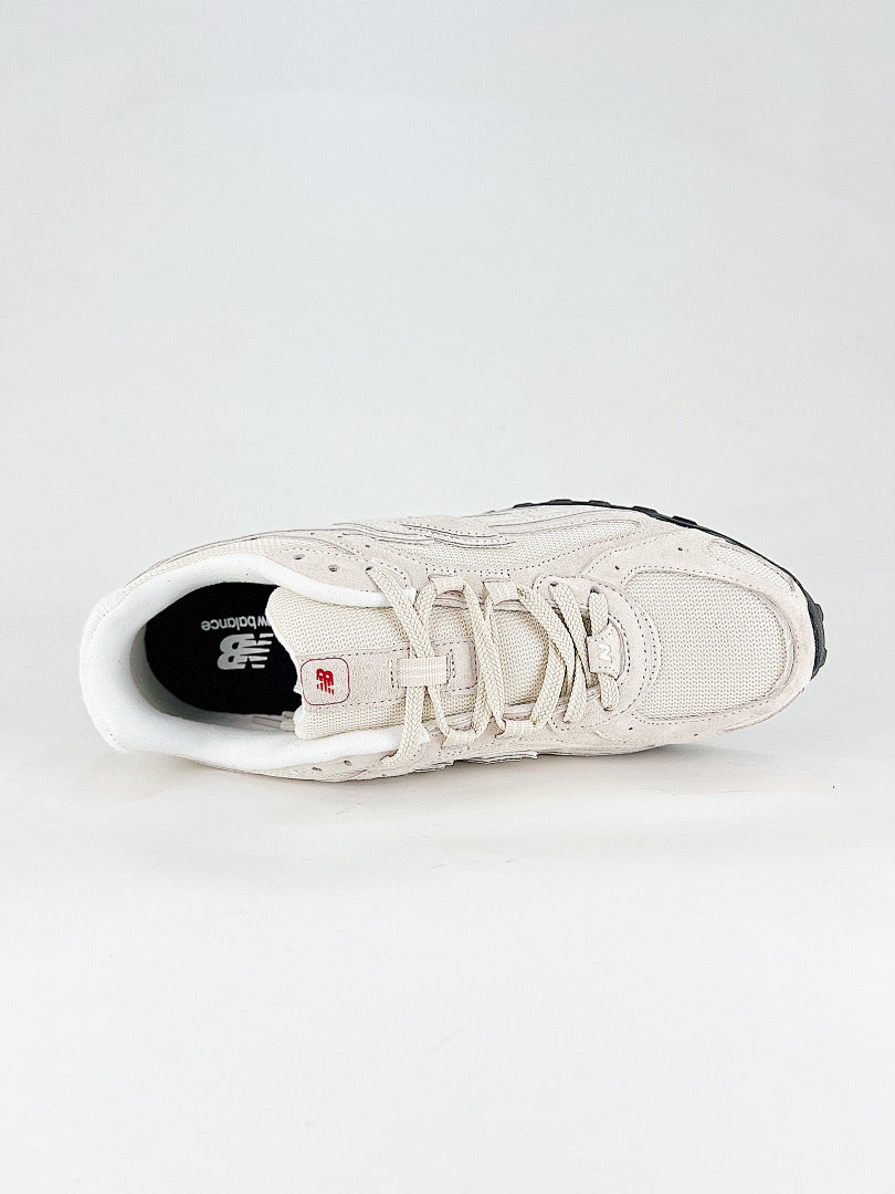 New Balance 204L U204L8OV Cream White Black Womens Mens Retro Low Profile Mesh Sneakers