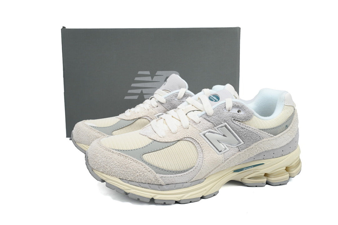 New Balance 2002R 'Linen' M2002REK Women's & Men's Grey Cream Retro Lifestyle Sneakers