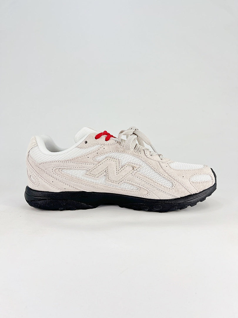New Balance 204L Cream White Black Womens Mens Retro Low Profile Mesh Sneakers